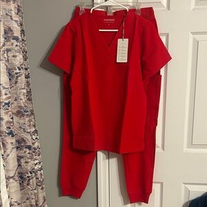 Mandala NWT Women's Red Scrub Set